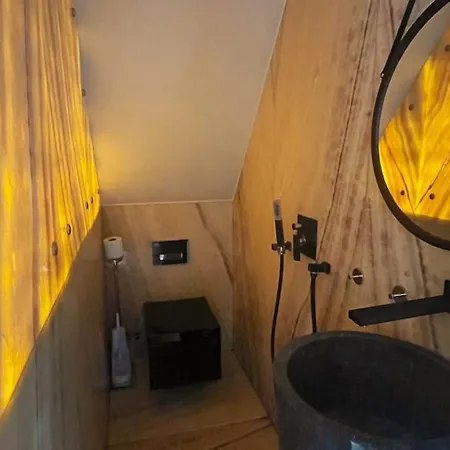 ヴィラ Wiejska Osada Dom Na Wylacznosc Z Jacuzzi ラプカ